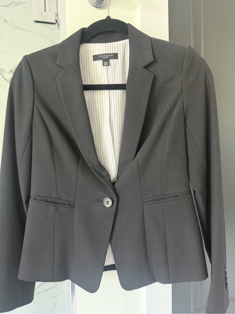 Ann Taylor Black Tailored Single-Button Blazer Jacket